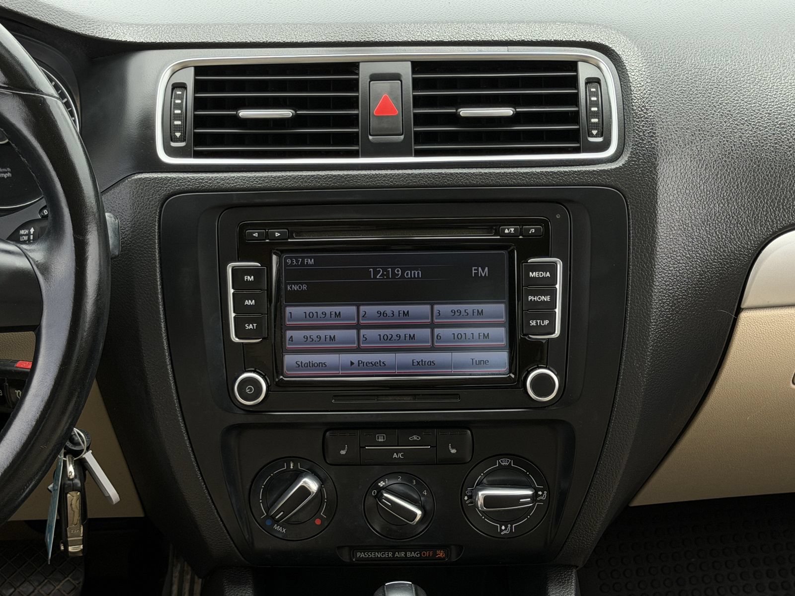 Used 2013 Volkswagen Jetta SE FWD image 18