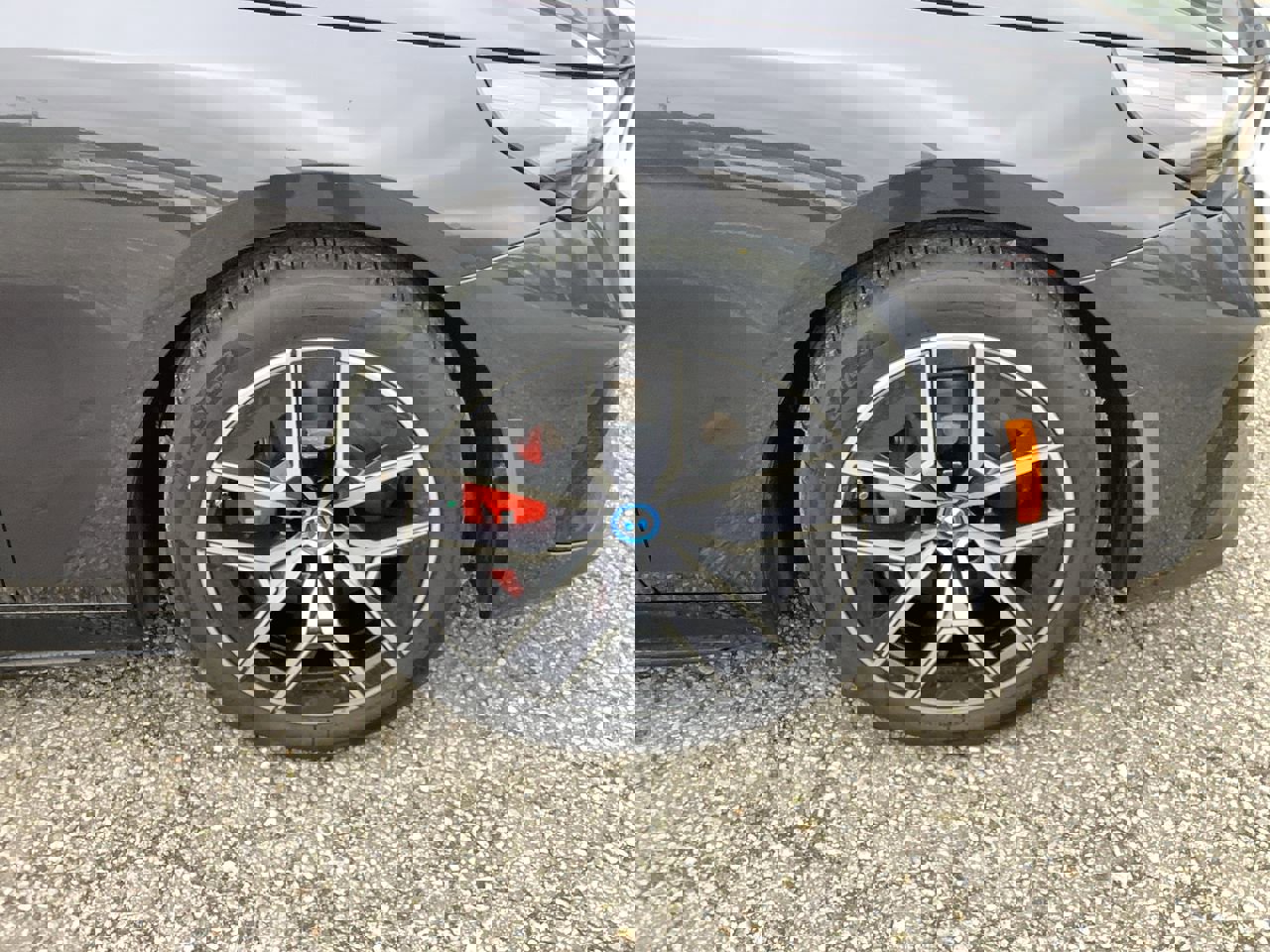 Used 2025 BMW i5 eDrive40i w/ M Sport Package image 12