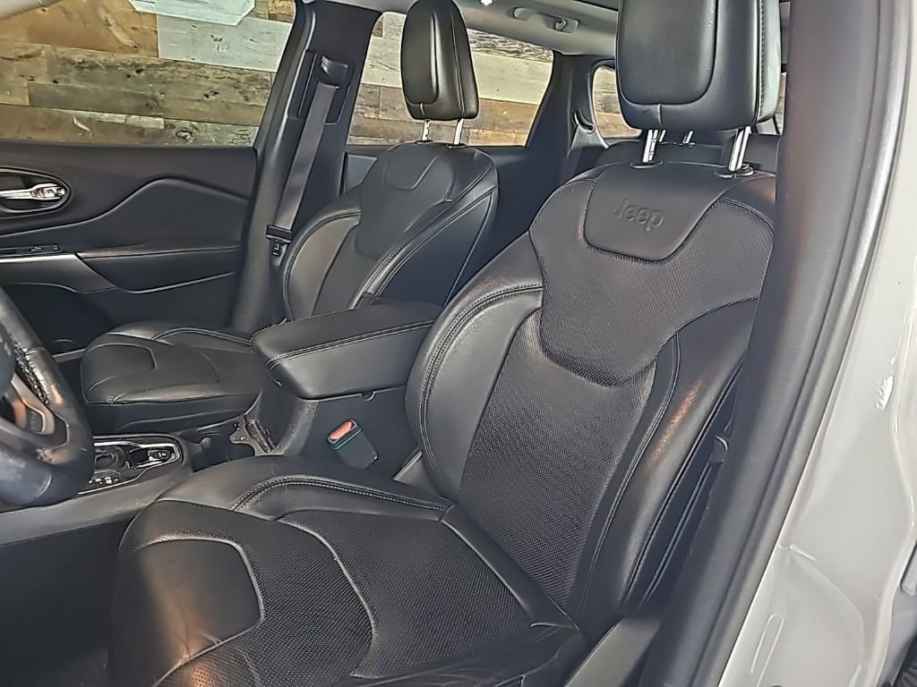 Used 2020 Jeep Cherokee Limited w/ Luxury Group image 15