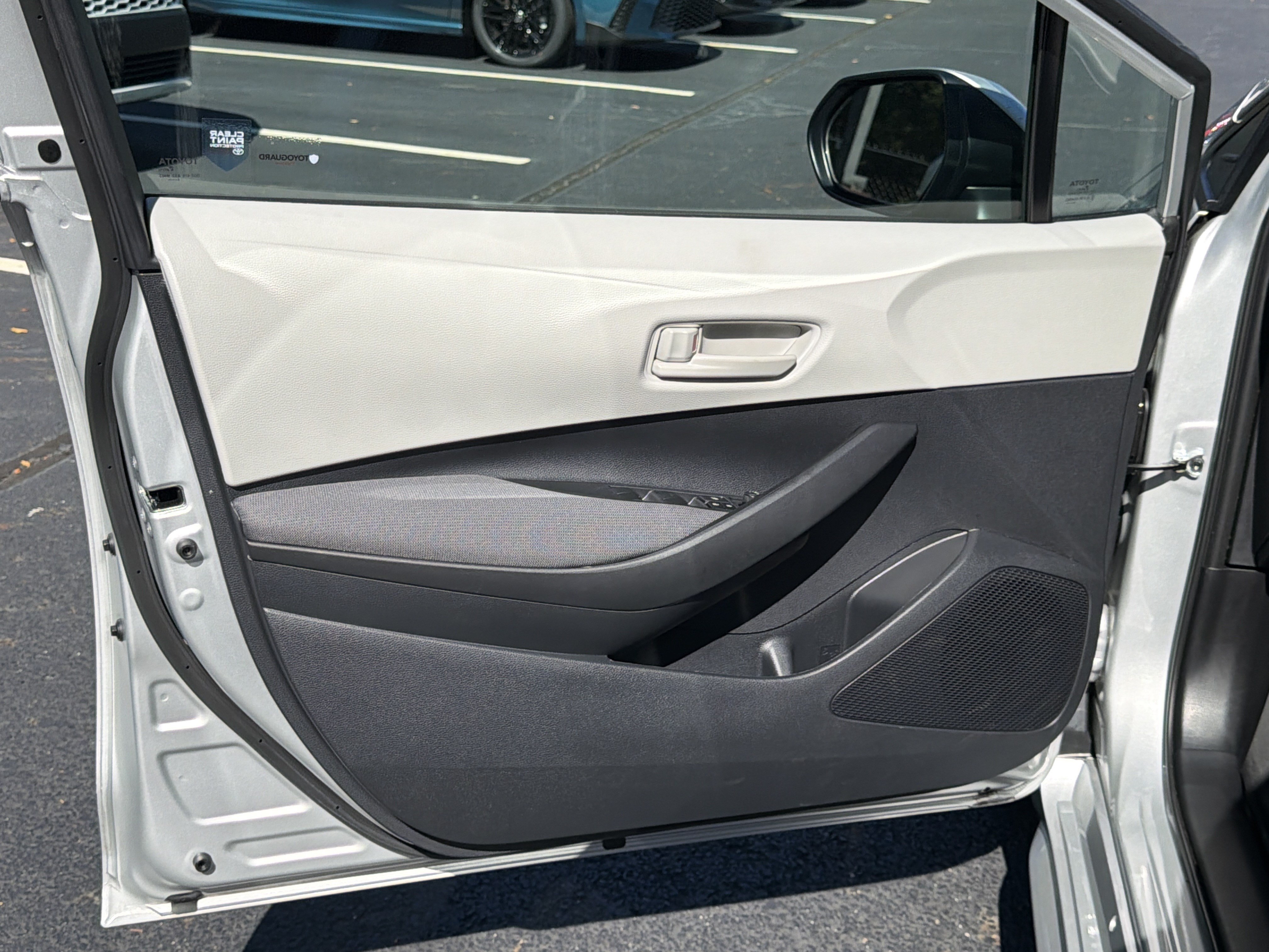 Used 2024 Toyota Corolla LE FWD image 10