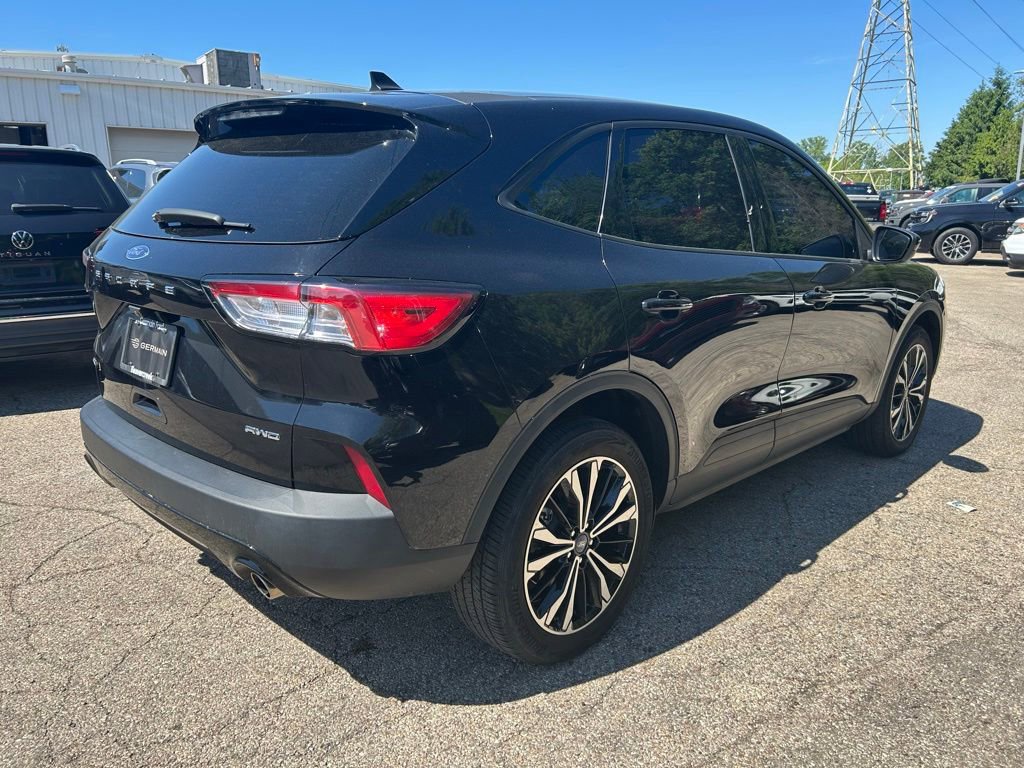 Used 2022 Ford Escape SE w/ SE Sport Appearance Package AWD/4WD image 8