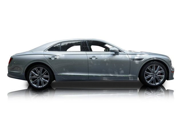 Used 2022 Bentley Flying Spur V8 image 2