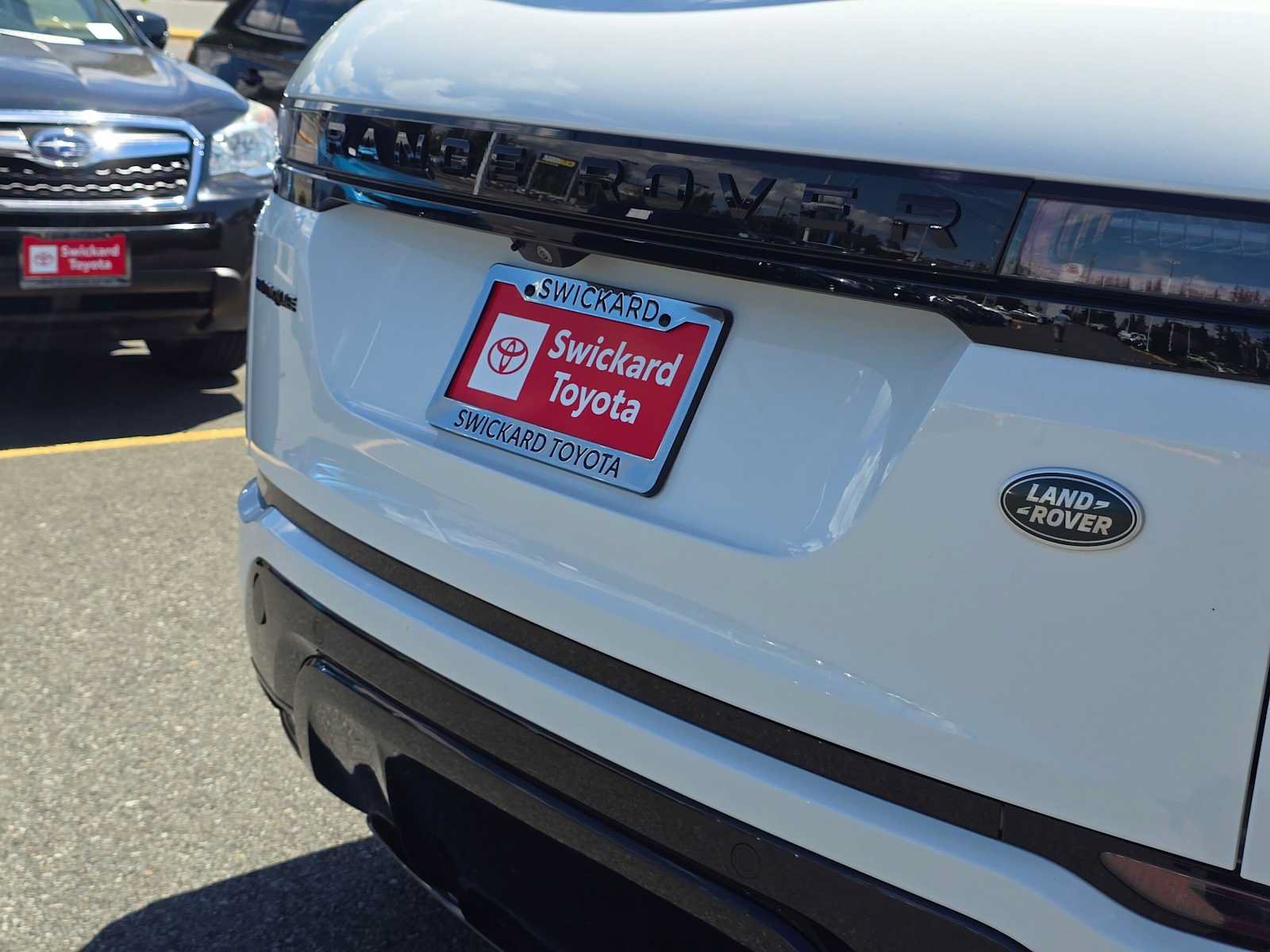 Used 2023 Land Rover Range Rover Evoque R-Dynamic SE AWD/4WD image 13