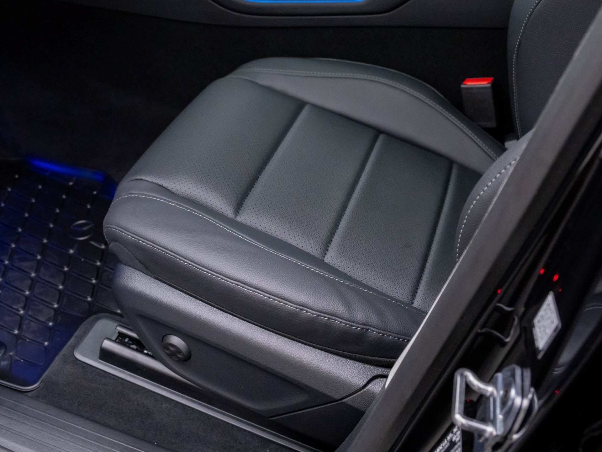 New 2026 Mercedes-Benz GLS 450 4MATIC image 16