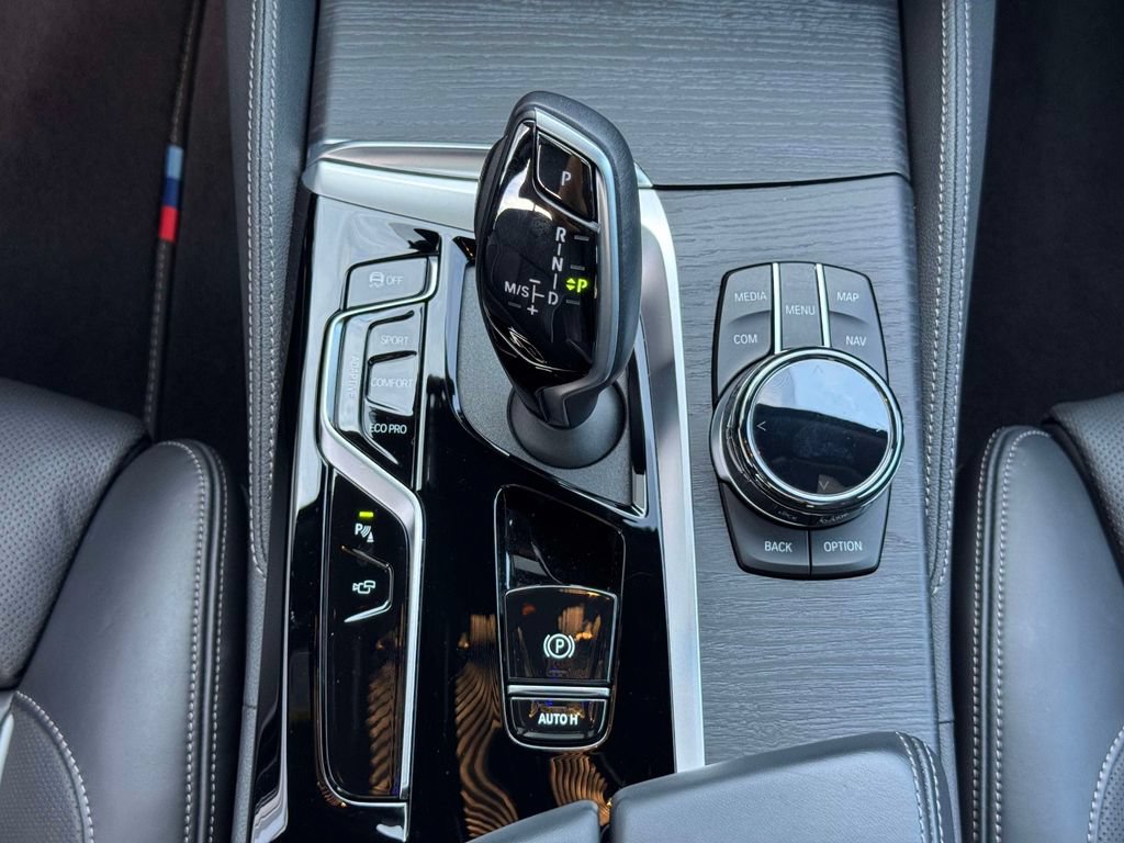 Used 2023 BMW M550i xDrive w/ Executive Package AWD/4WD image 17