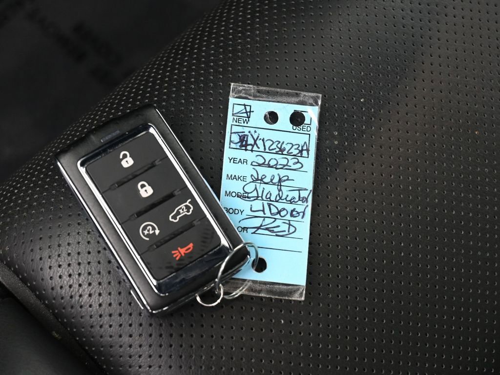 Used 2023 Jeep Grand Cherokee Overland w/ Luxury Tech Group IV image 19