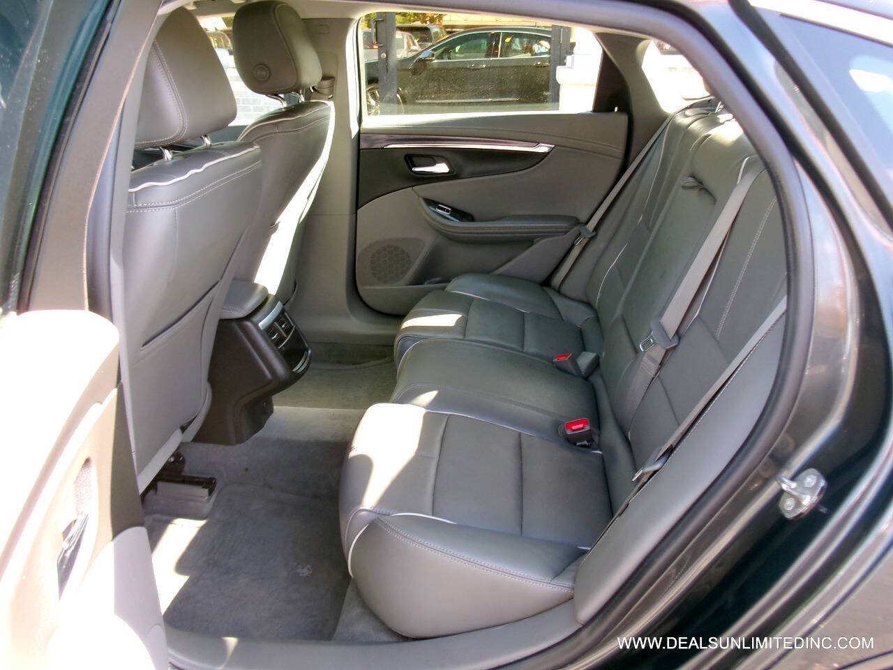 Used 2015 Chevrolet Impala LTZ FWD image 14