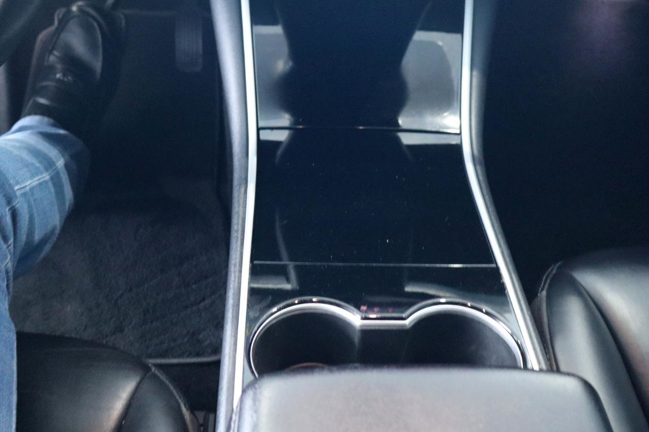 Used 2018 Tesla Model 3 Mid Range RWD image 24