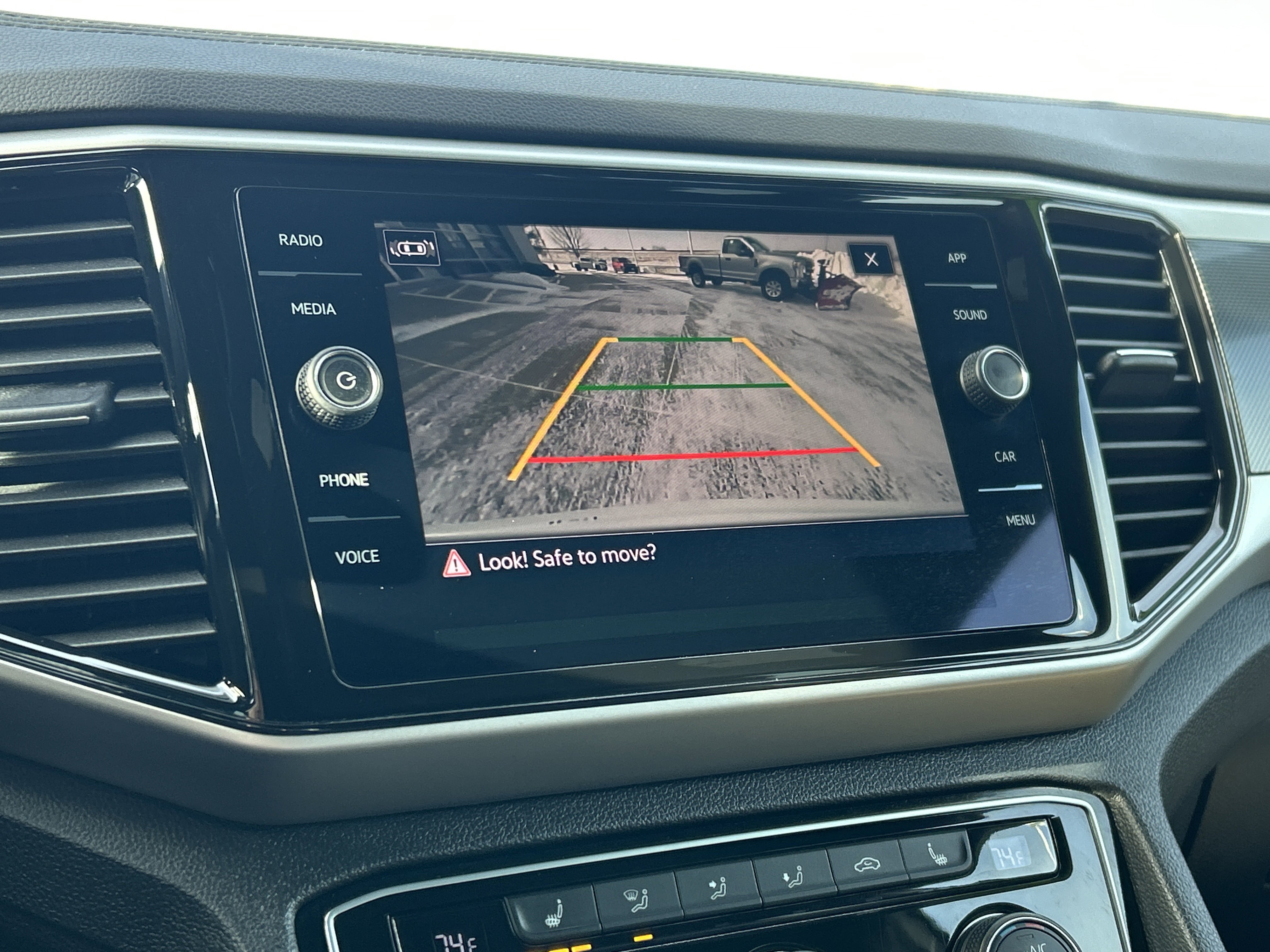 Used 2023 Volkswagen Atlas Cross Sport SE image 18