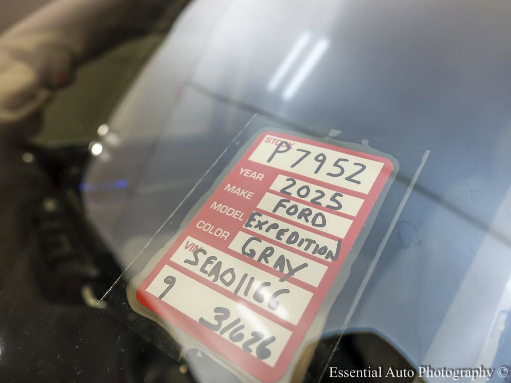 Used 2025 Ford Expedition Platinum w/ Platinum Ultimate Package image 31