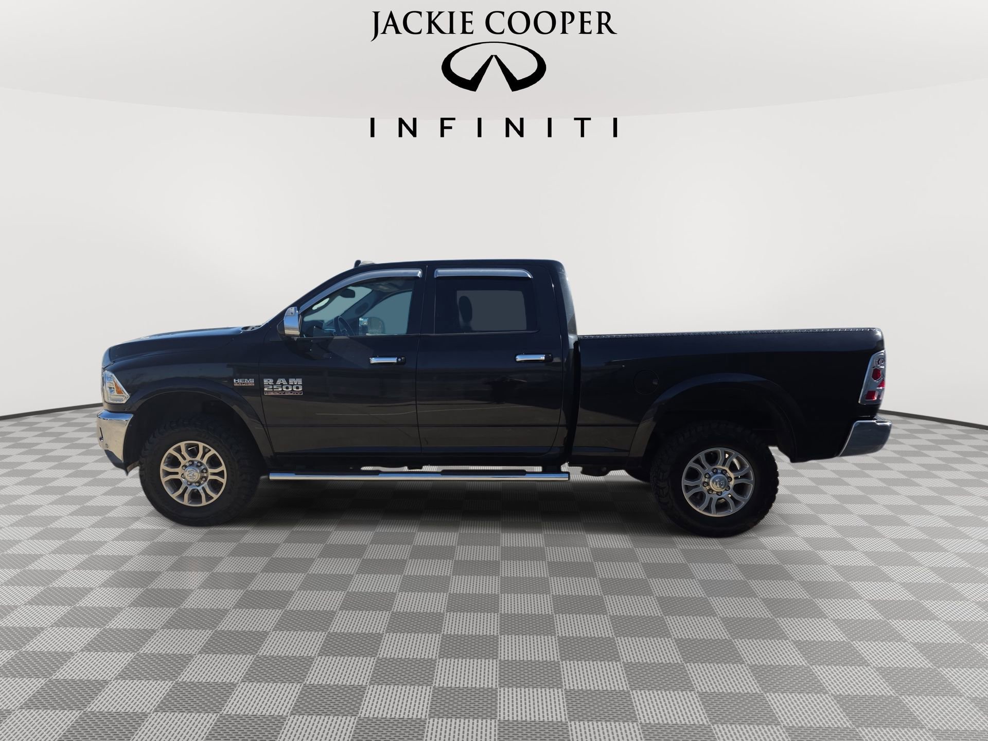 Used 2018 RAM 2500 Laramie w/ Protection Group image 8