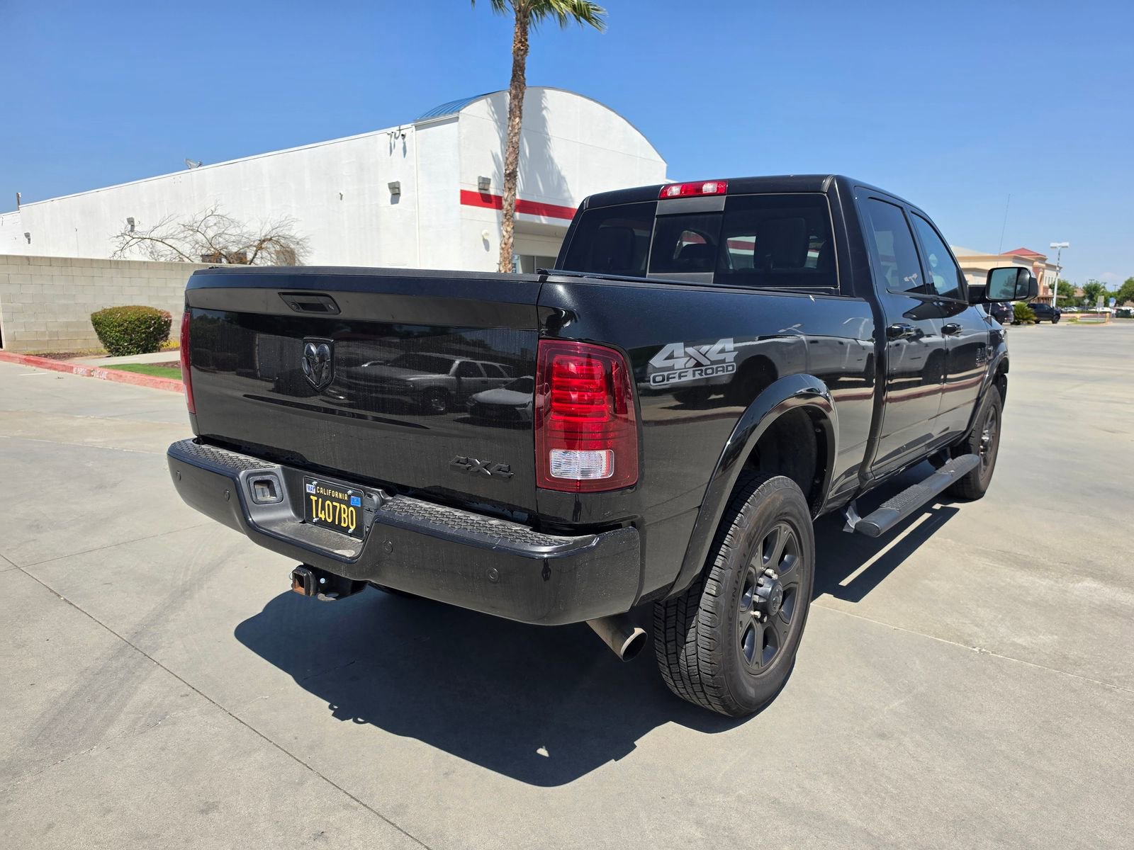 Used 2018 RAM 2500 Laramie w/ Sport Appearance Group AWD/4WD image 4