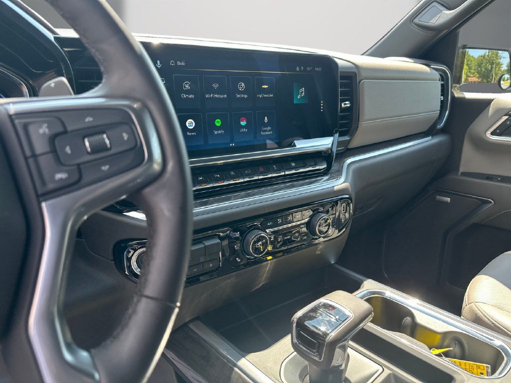 Used 2025 Chevrolet Silverado 1500 LTZ w/ LTZ Convenience Package II AWD/4WD image 15