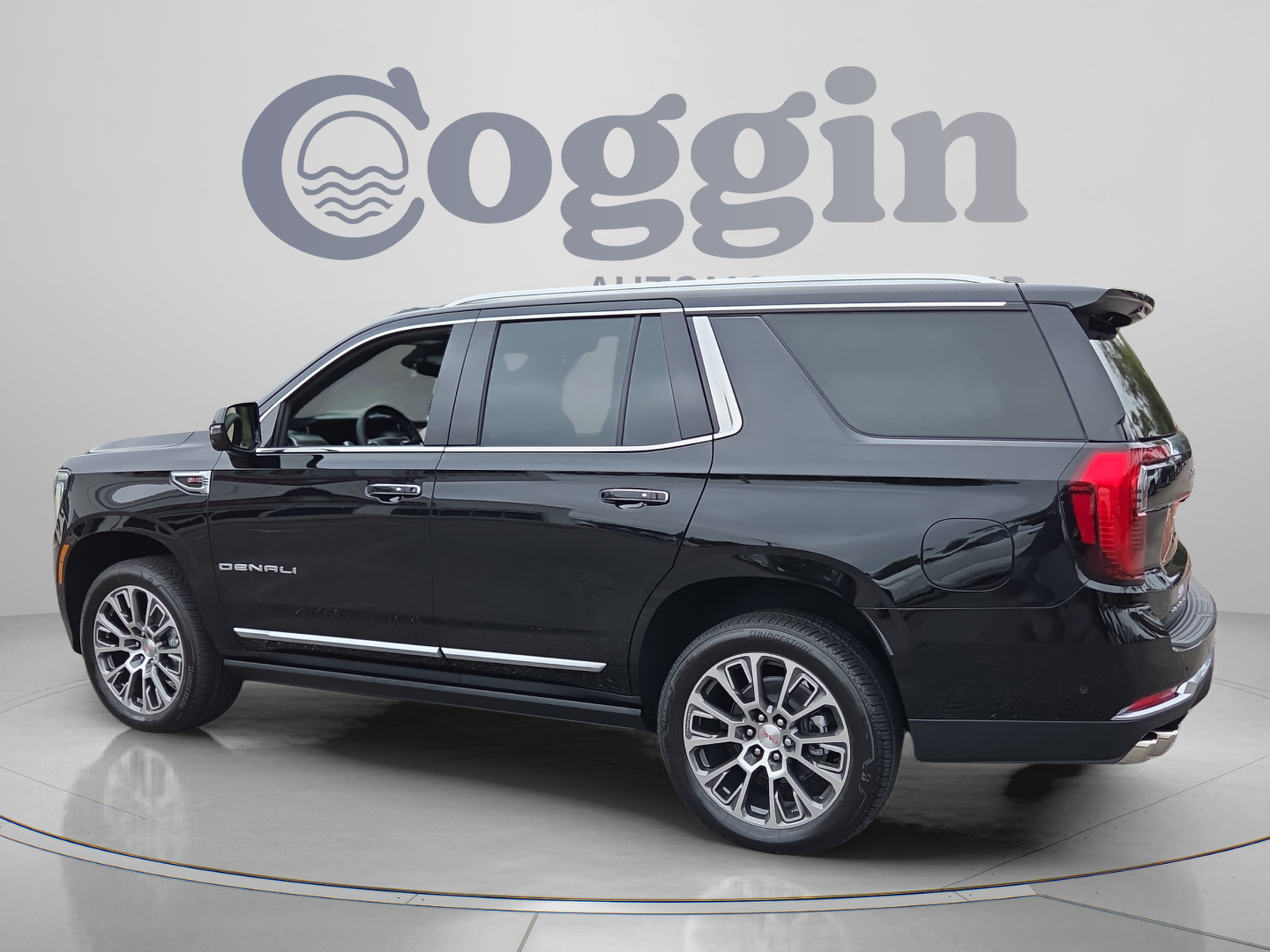 New 2026 GMC Yukon Denali w/ Denali Reserve Package AWD/4WD image 3