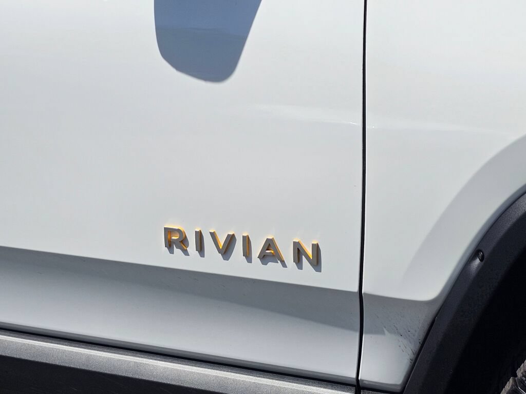 Used 2022 Rivian R1T Adventure AWD/4WD image 10
