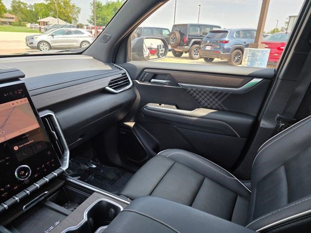 Used 2024 GMC Acadia Denali AWD/4WD image 40