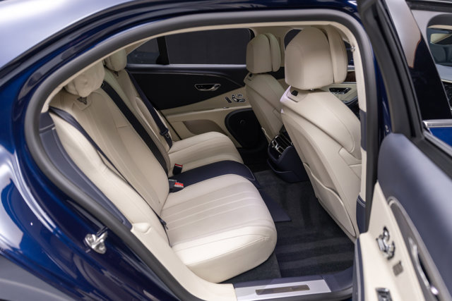 Used 2021 Bentley Flying Spur W12 image 65