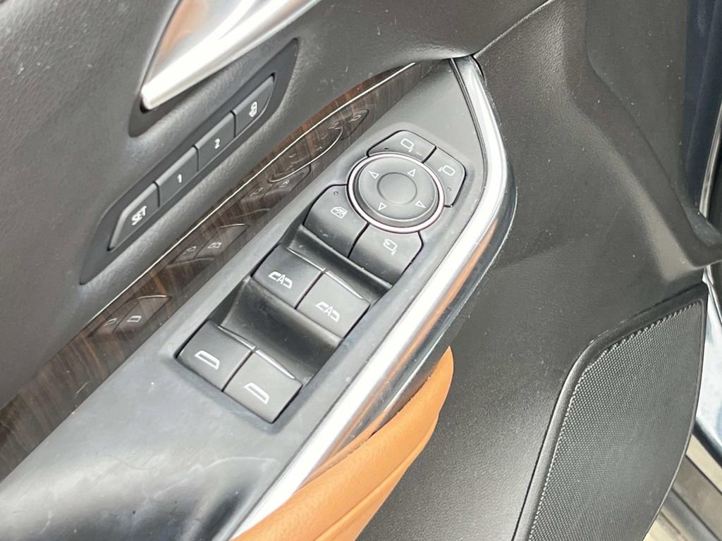 Used 2021 Cadillac XT4 Premium Luxury image 25