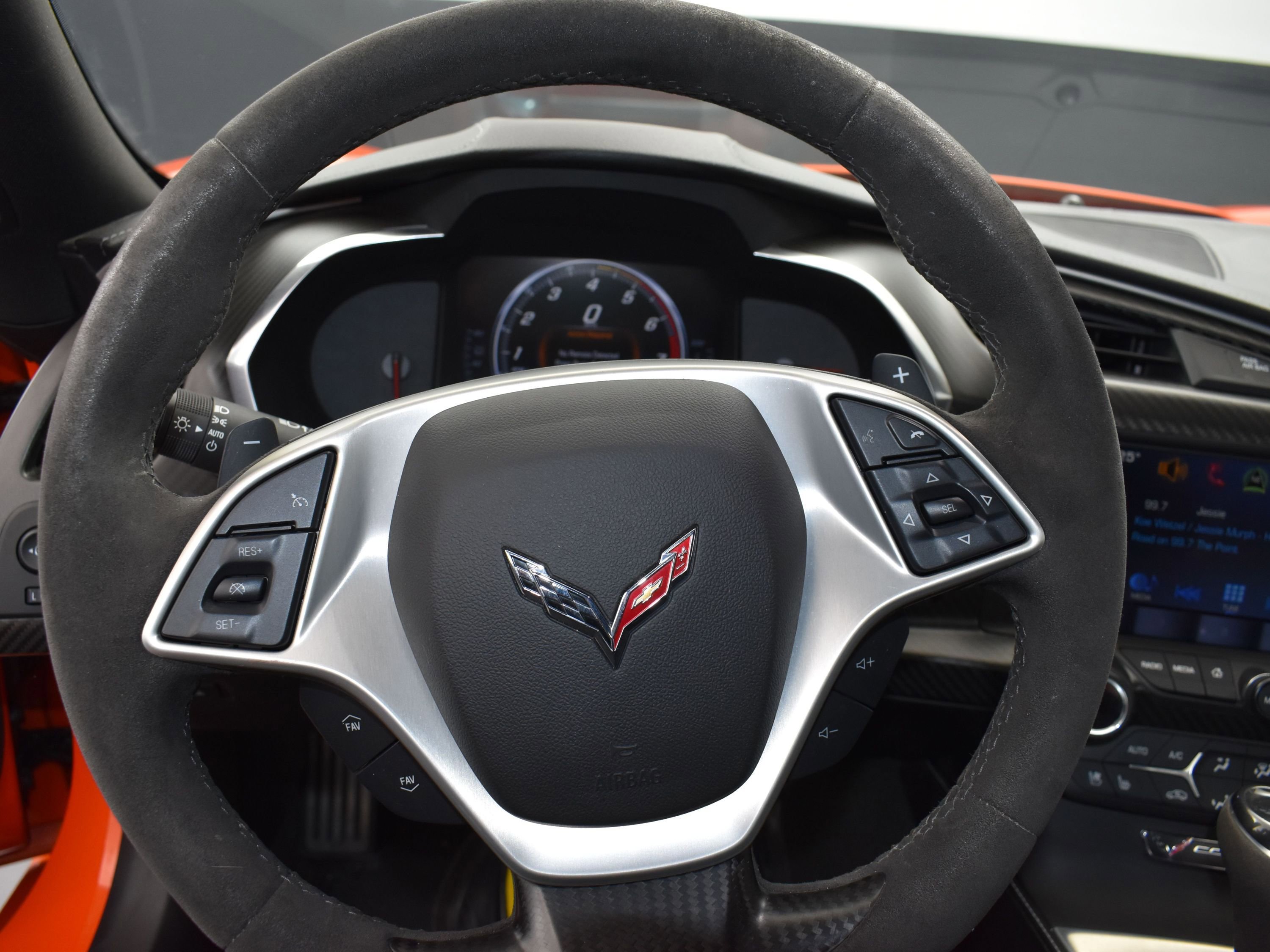 Used 2019 Chevrolet Corvette Stingray Convertible Z51 2LT image 17