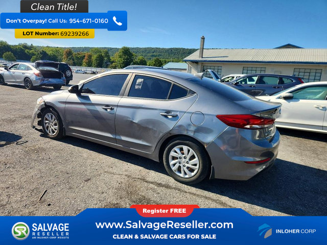 Used 2018 Hyundai Elantra SE w/ SE Connectivity Package 04 FWD image 3