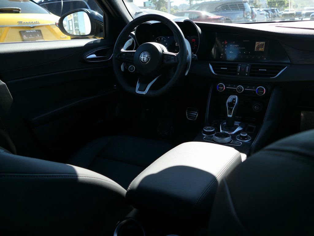 New 2024 Alfa Romeo Giulia Sprint image 25