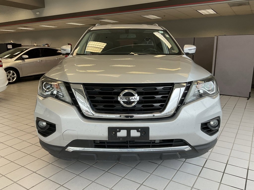 Used 2019 Nissan Pathfinder SL image 2
