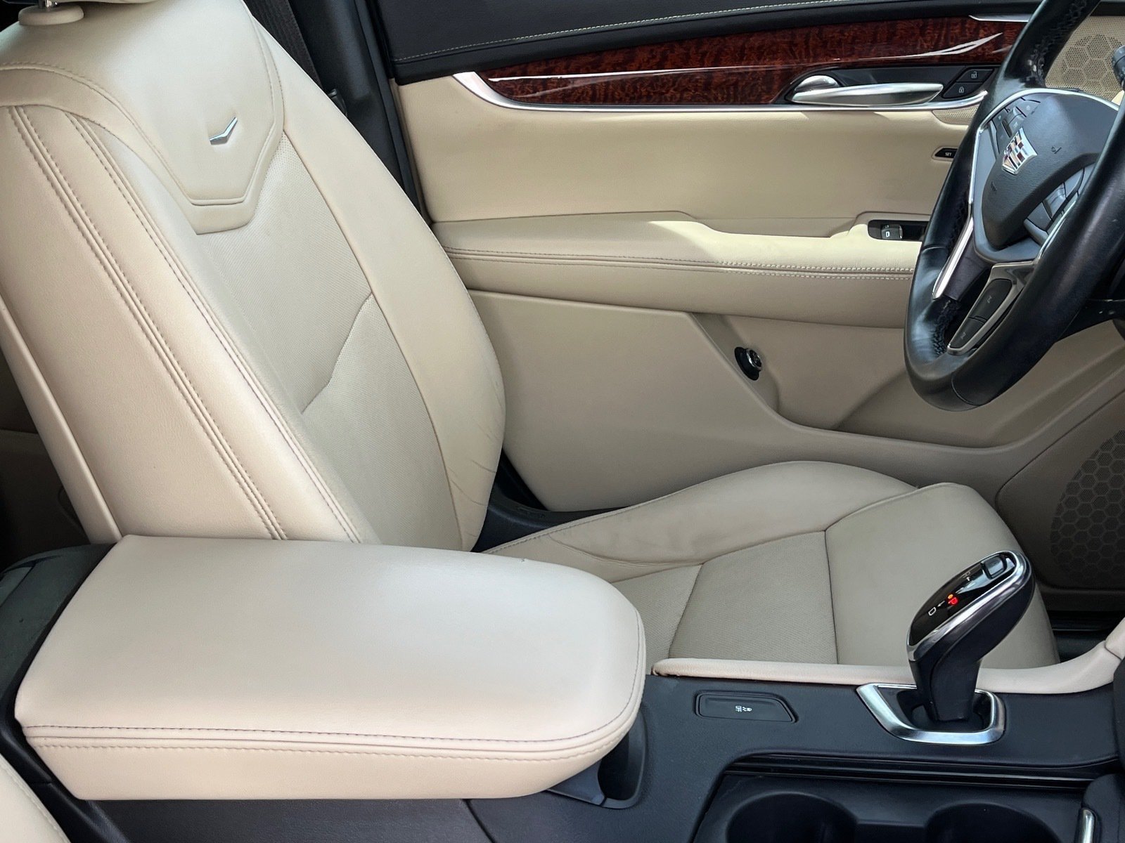 Used 2019 Cadillac XT5 Luxury FWD image 10