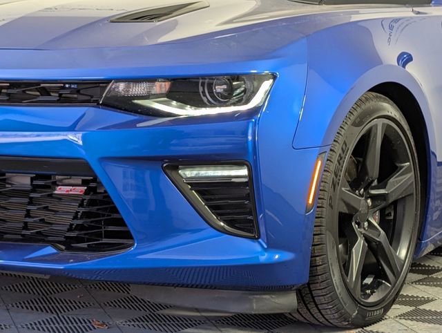 Used 2018 Chevrolet Camaro SS image 2