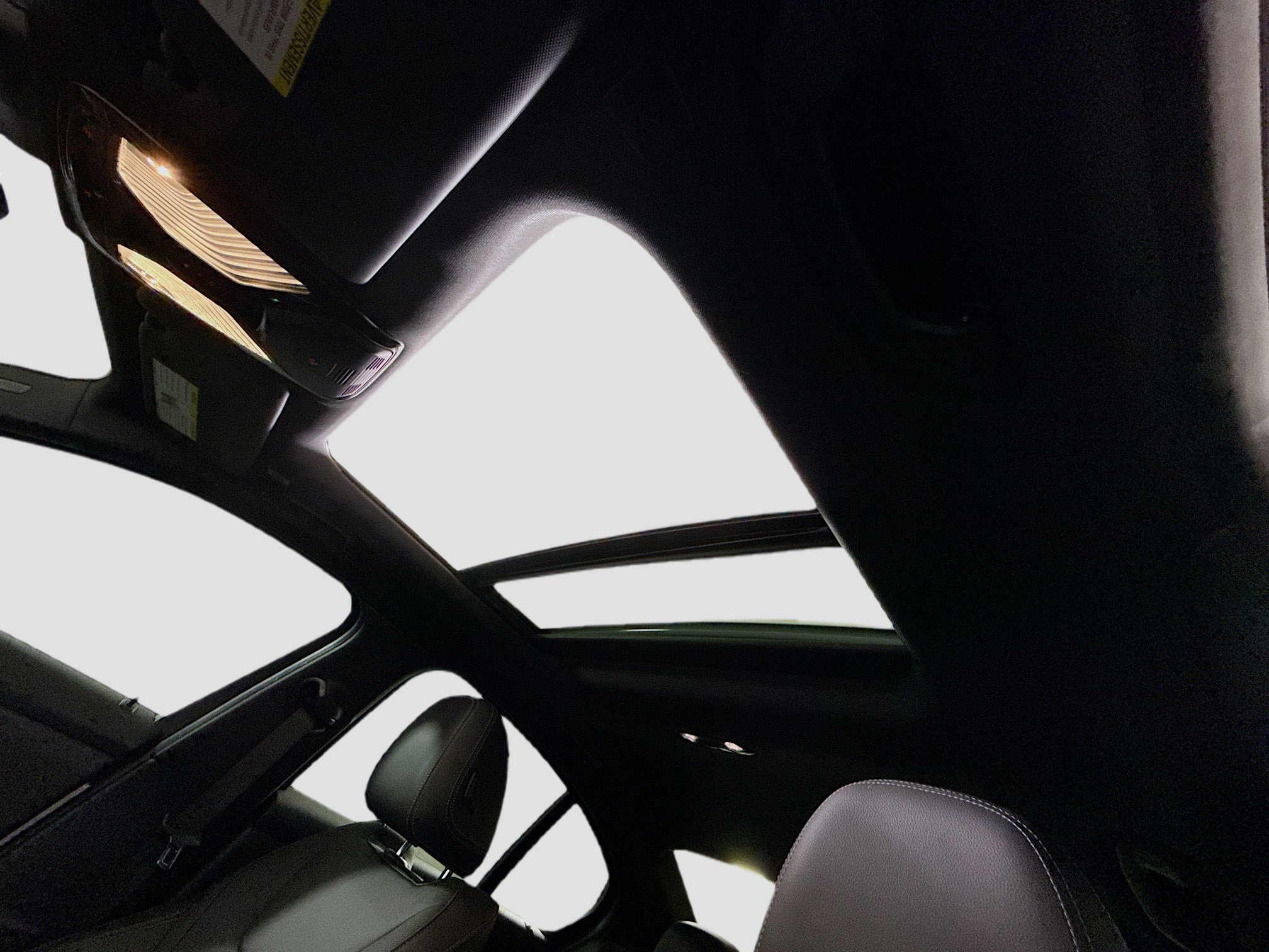 Used 2022 BMW 330e w/ M Sport Package image 41