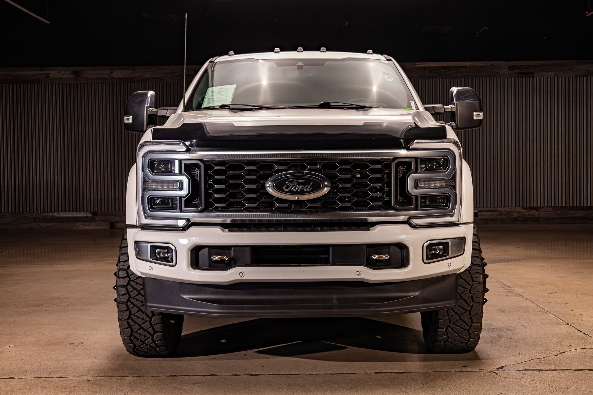 Used 2023 Ford F450 Platinum w/ FX4 Off-Road Package image 2