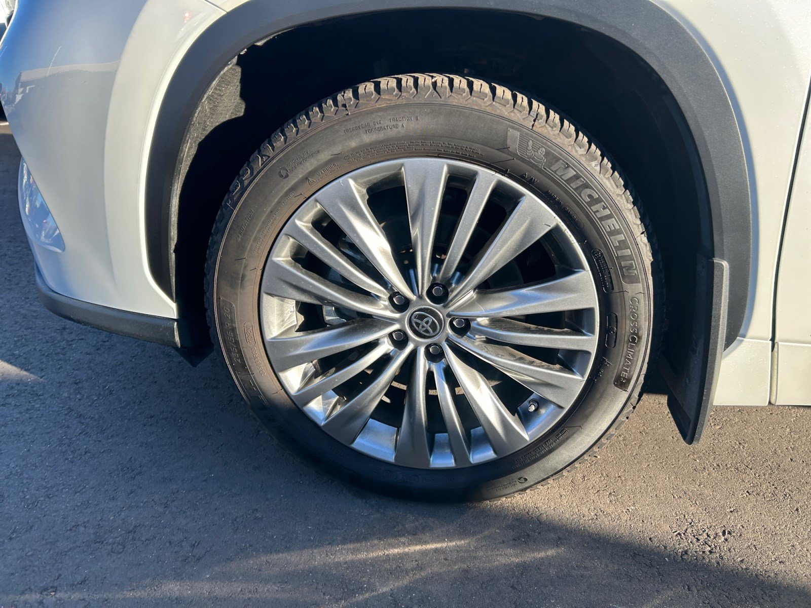 Used 2021 Toyota Highlander Platinum AWD/4WD image 24