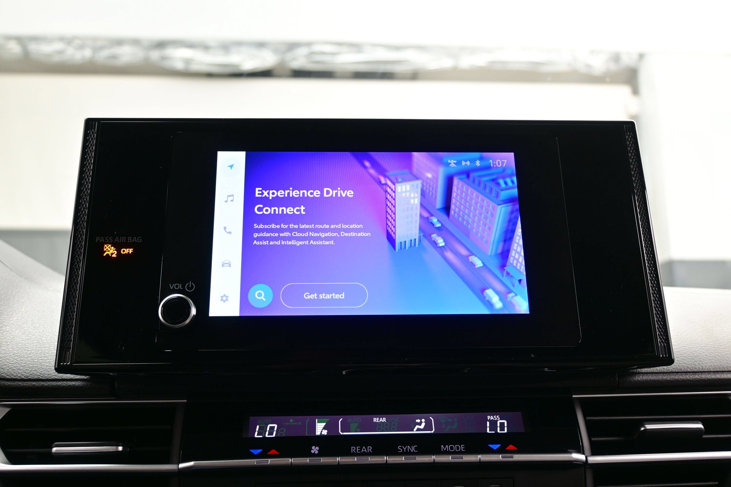 Used 2025 Toyota Sienna LE FWD image 20