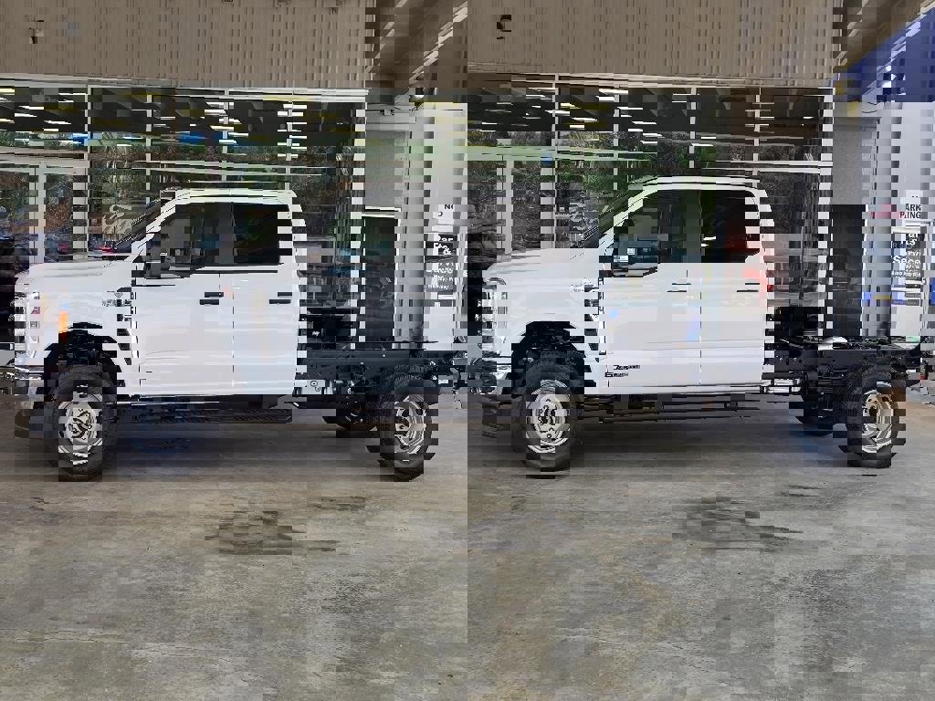 New 2026 Ford F350 XL w/ XL Chrome Package image 24