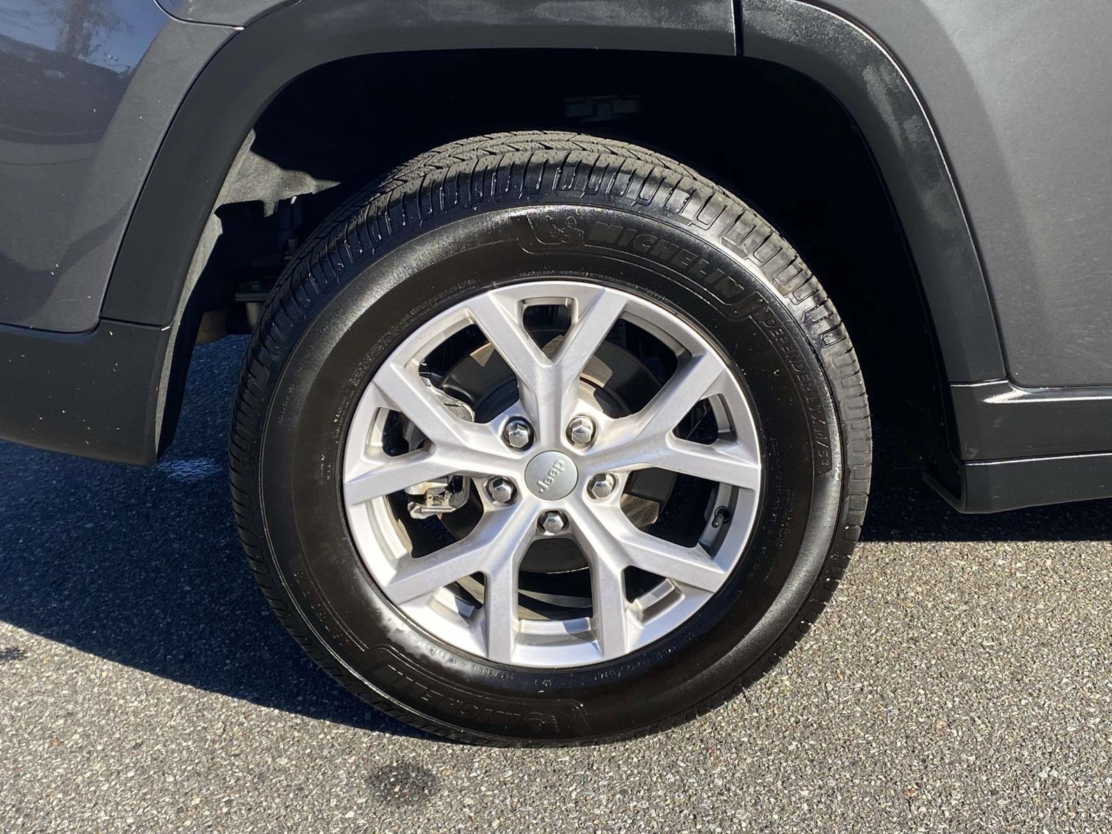 Used 2022 Jeep Grand Cherokee Limited image 8