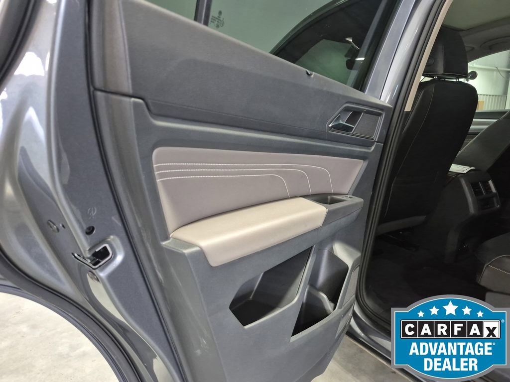 Used 2022 Volkswagen Atlas SEL AWD/4WD image 40