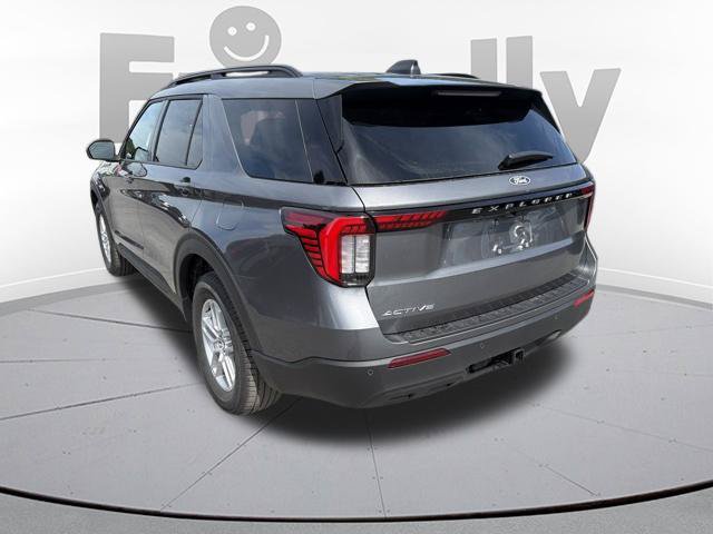 Used 2027 Ford Explorer Active AWD/4WD image 5