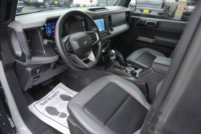 Used 2022 Ford Bronco Black Diamond w/ Sasquatch Package image 8