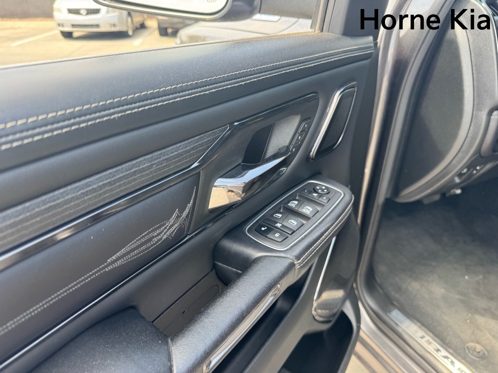 Used 2023 RAM 1500 Limited AWD/4WD image 11