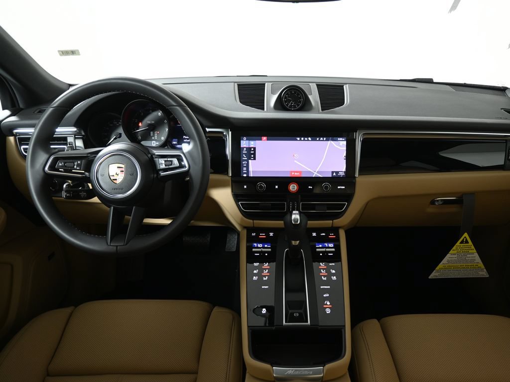 Used 2026 Porsche Macan AWD/4WD image 16
