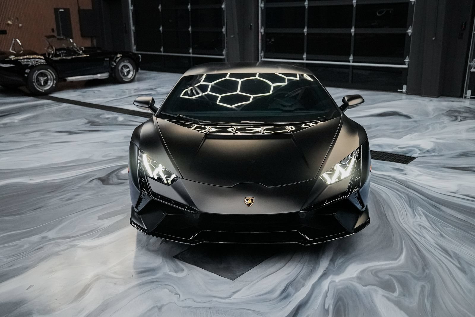 Used 2023 Lamborghini Huracan Tecnica RWD image 2