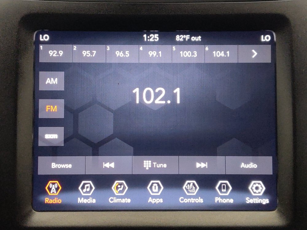 Used 2019 Jeep Cherokee Trailhawk w/ Cold Weather Group AWD/4WD image 25