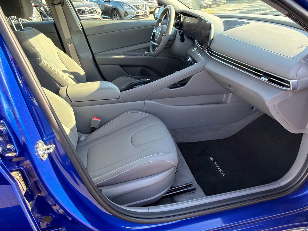 Used 2024 Hyundai Elantra SEL image 13