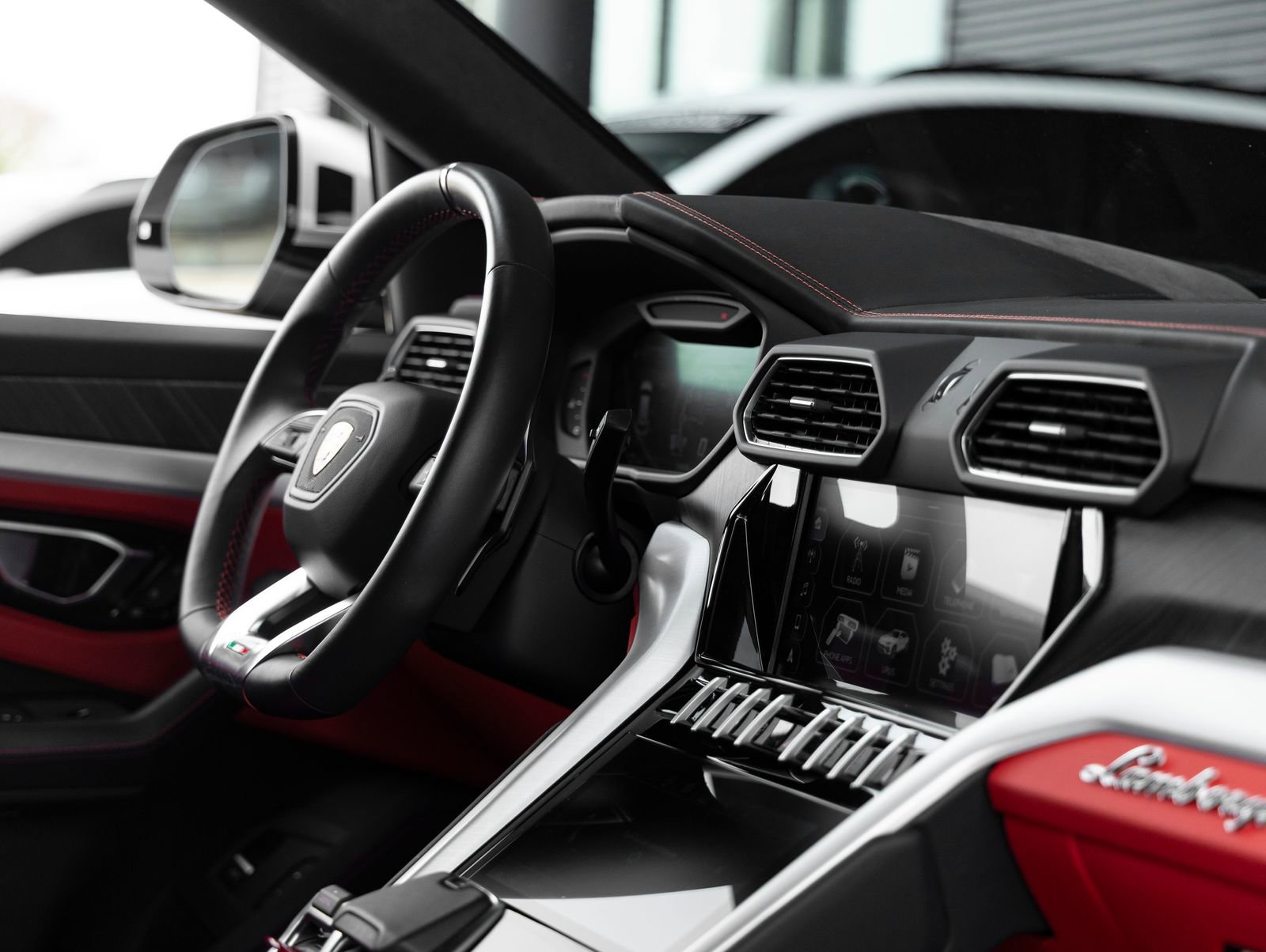 Used 2020 Lamborghini Urus image 50