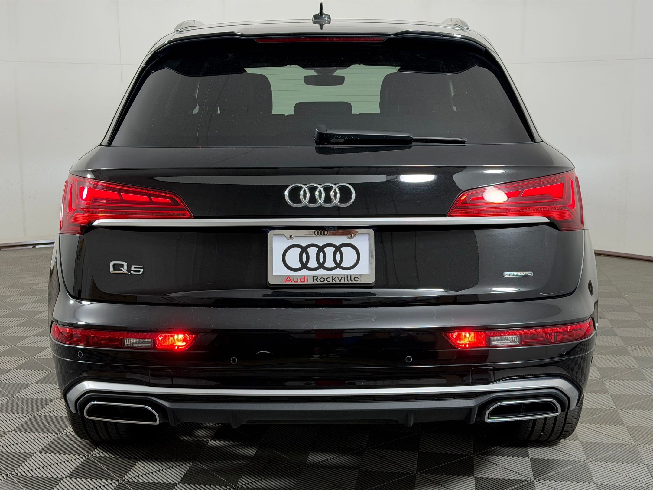 Used 2021 Audi Q5 e Prestige AWD/4WD image 10