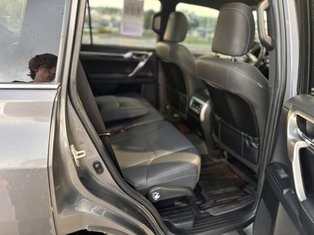 Used 2022 Lexus GX 460 Premium w/ Premium Package AWD/4WD image 32