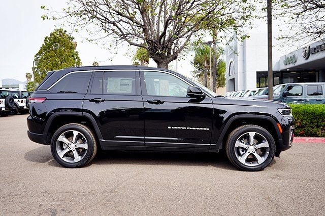 New 2026 Jeep Grand Cherokee Limited AWD/4WD image 7