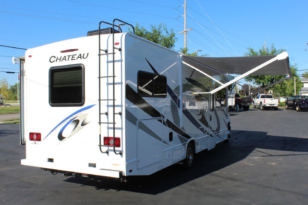 Used 2022 Ford E-450 and Econoline 450 Super Duty w/ Motorhome Prep Package image 5