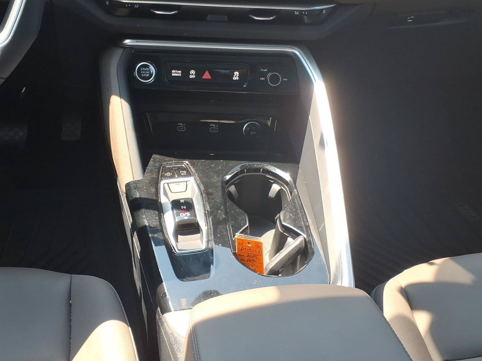 Used 2025 Audi Q5 Premium w/ Convenience Package AWD/4WD image 17