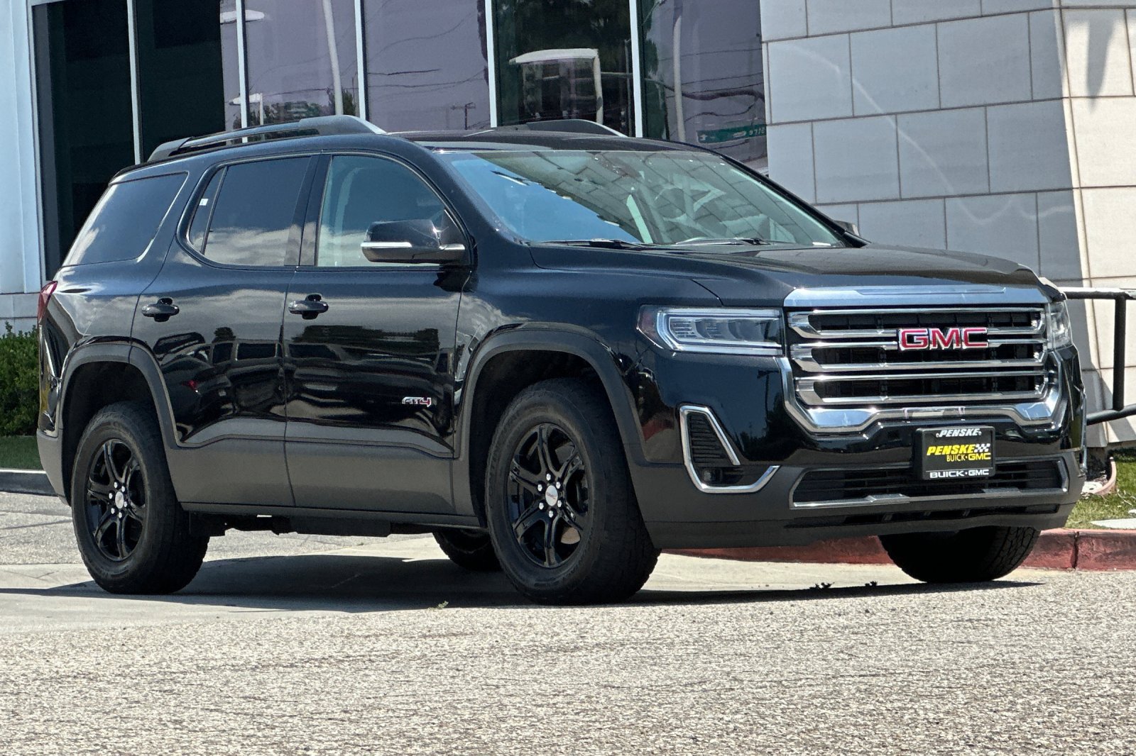 Certified 2023 GMC Acadia AT4 AWD/4WD image 2