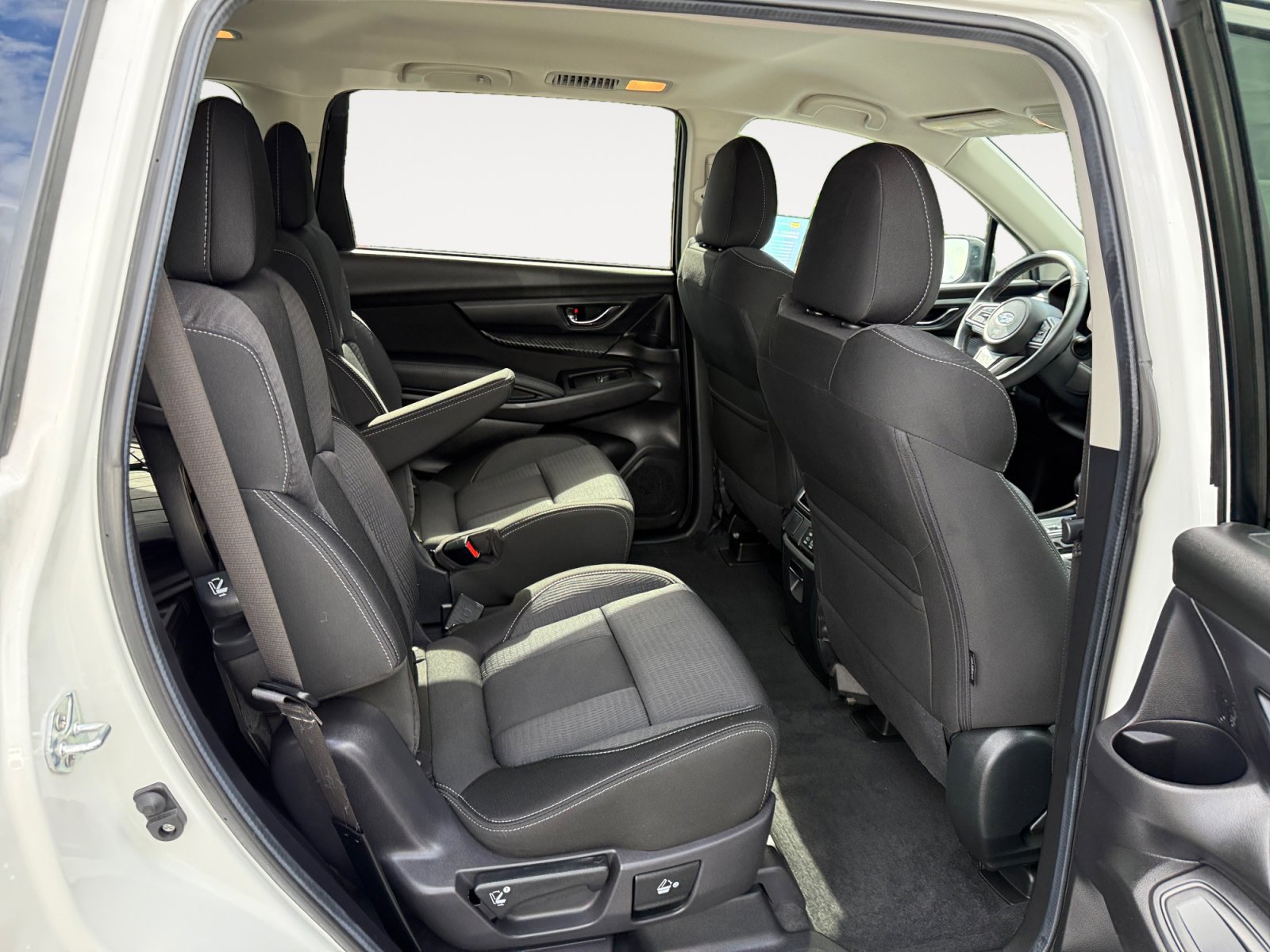 Used 2023 Subaru Ascent Premium w/ Convenience Package image 19